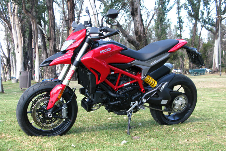 Ride Review: Ducati 939 Hypermotard