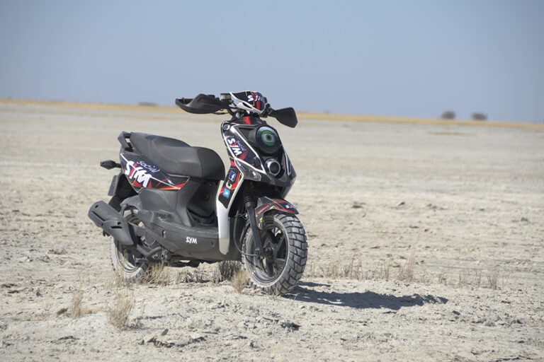 Social “Sandy” SYM rides the Makgadikgadi Salt Pans in Botswana!
