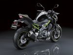 17ZR900B_GY1_Styling03_R