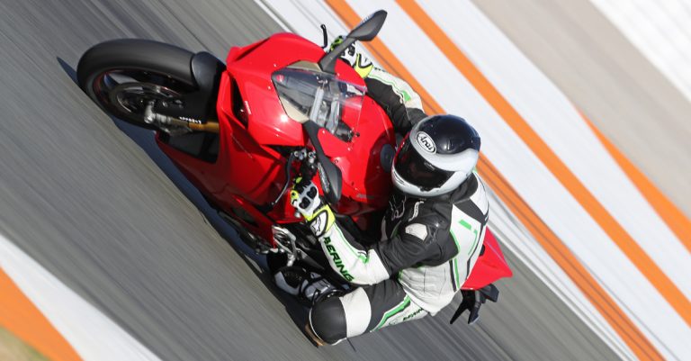 The Ducati Panigale V4 S – First Ride Impressions!