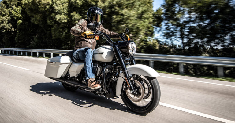 Riding Harley–Davidson’s 2019 Road King Special