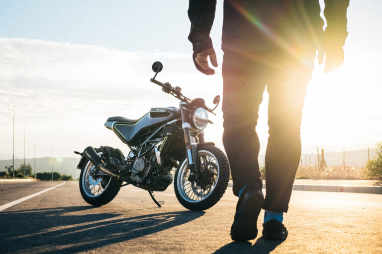 The Husqvarna Svartpilen 401 Makes the Case For Small Bikes