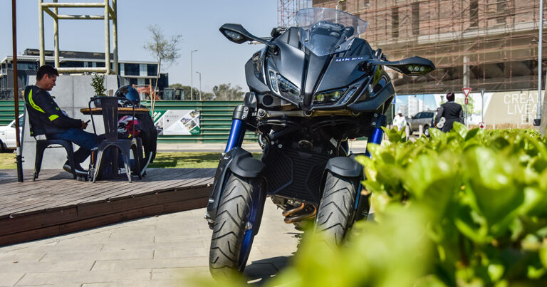 Chariot of fire! The Yamaha Niken