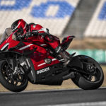 01_Ducati Superleggera V4_Action_UC145860_Mid