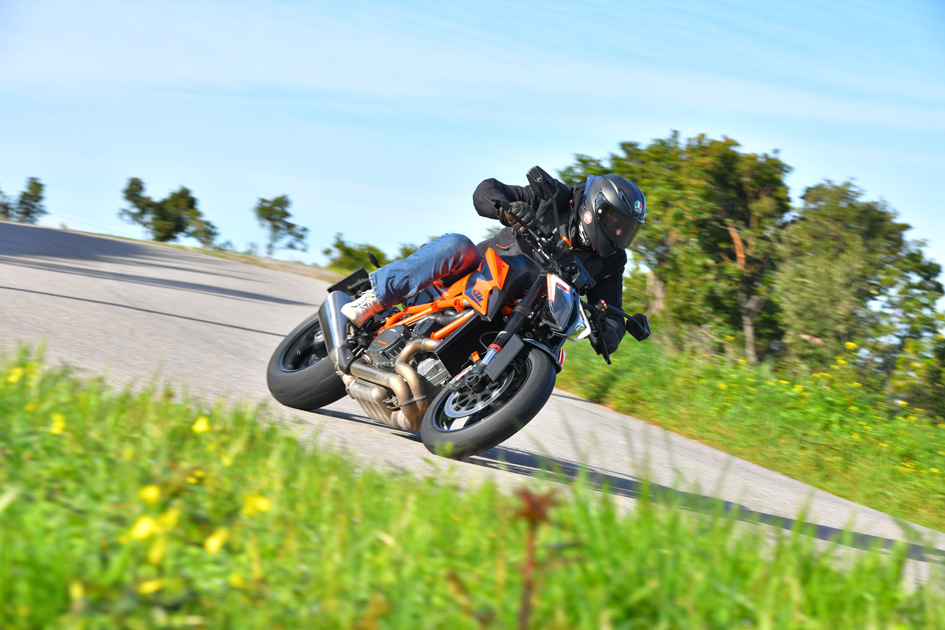 2020 KTM 1290 Super Duke R First Ride