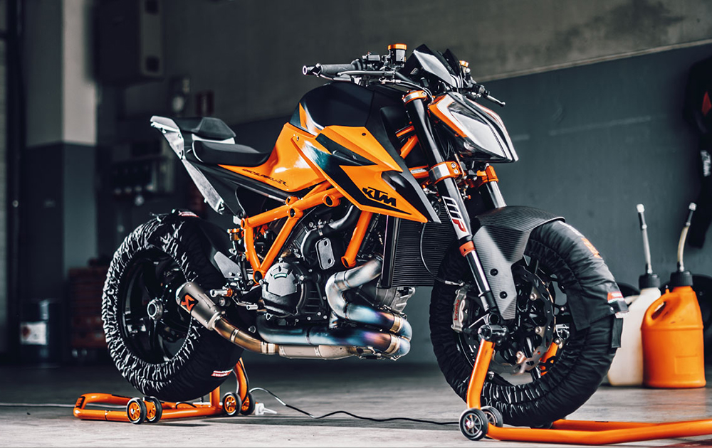 2020 KTM 1290 Super Duke R First Ride