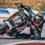 323699_890 DUKE R 2020