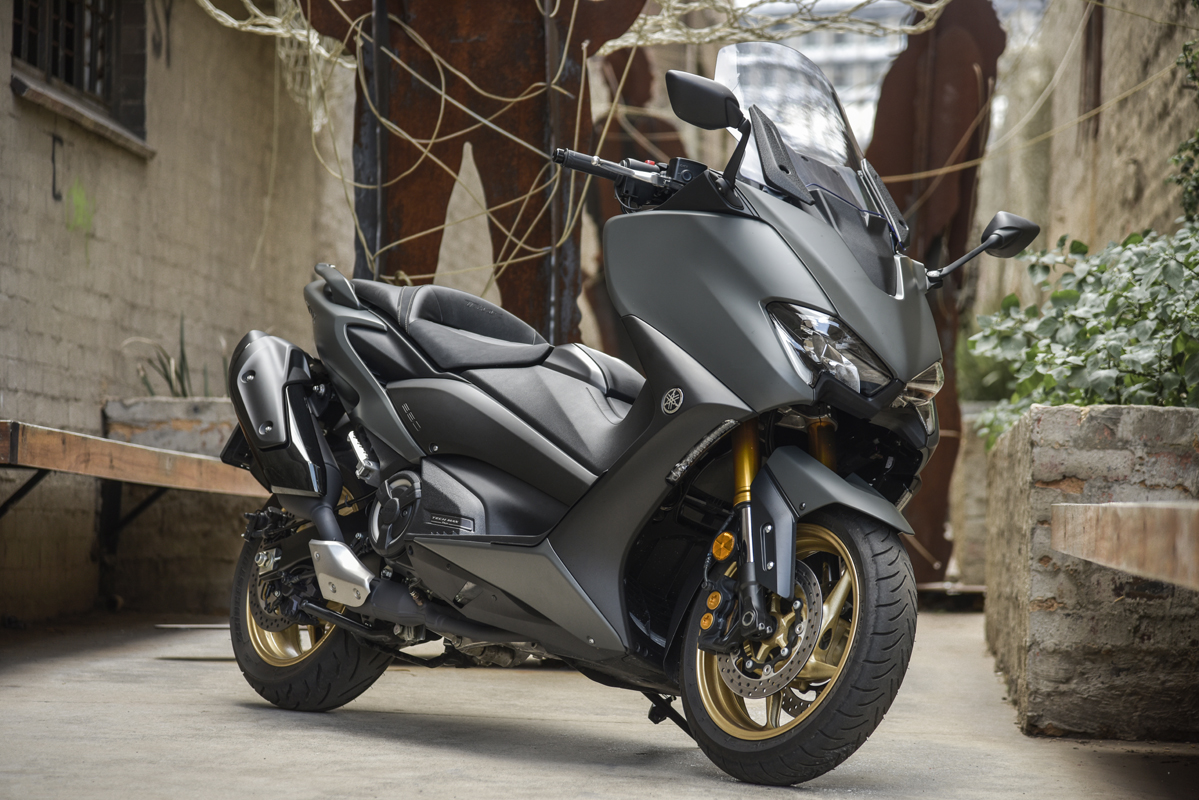 Fast, Smart and Useful: The Yamaha TMAX Tech MAX 560 - ZA Bikers