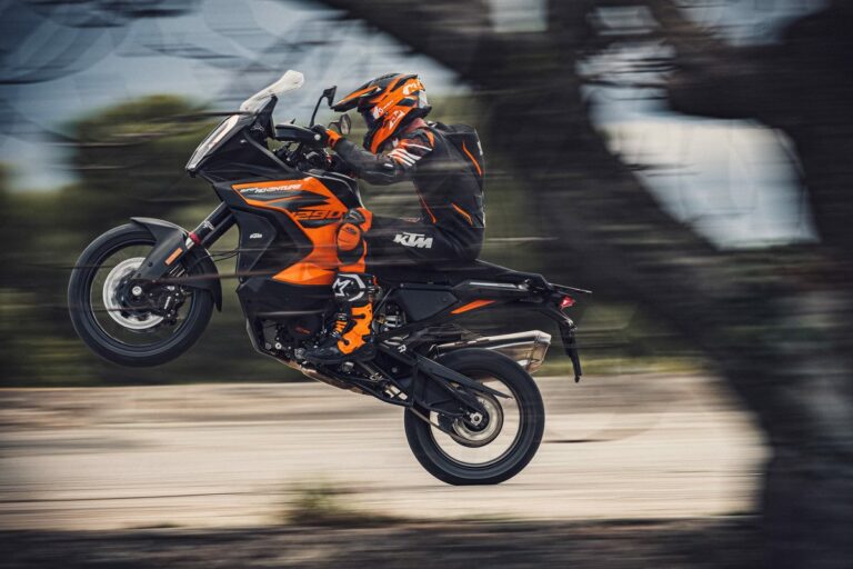 NEW KTM 1290 SUPER ADVENTURE S BREAKS COVER.