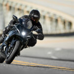 2022_YAM_YZF700R7_EU_YB_ACT_001_03_preview