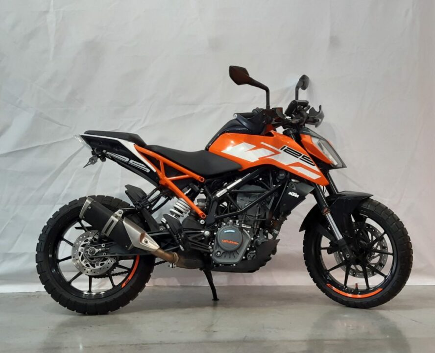 2017 KTM 125 Duke review