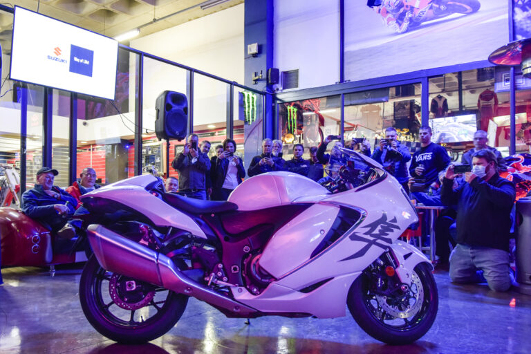 Suzuki reveals new HAYABUSA to an excited audience at Ridgeway Race Bar