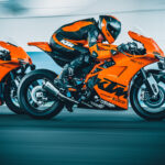 392454_MY22_ KTM RC 8C_ Action