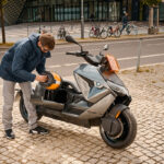 P90428709_highRes_the-new-bmw-ce-04-th