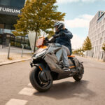 P90428717_highRes_the-new-bmw-ce-04-th