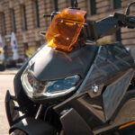 P90428737_highRes_the-new-bmw-ce-04-th