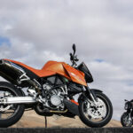 66385_990 Super Duke Action