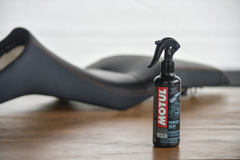 Perfect Seat: We test a seat cleaner from Motul