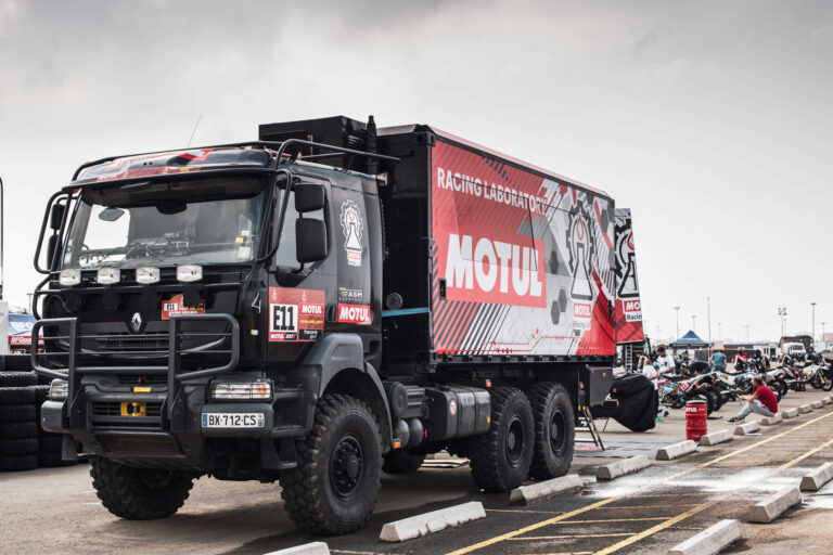 2022 Dakar Rally Contestants Prepare to Perform with Motul