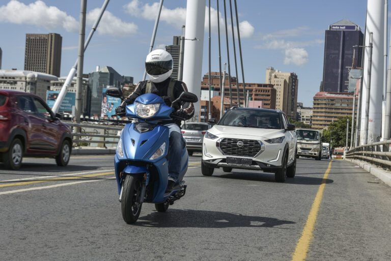 Downscaling: Riding the Hero Dash 125 Fi