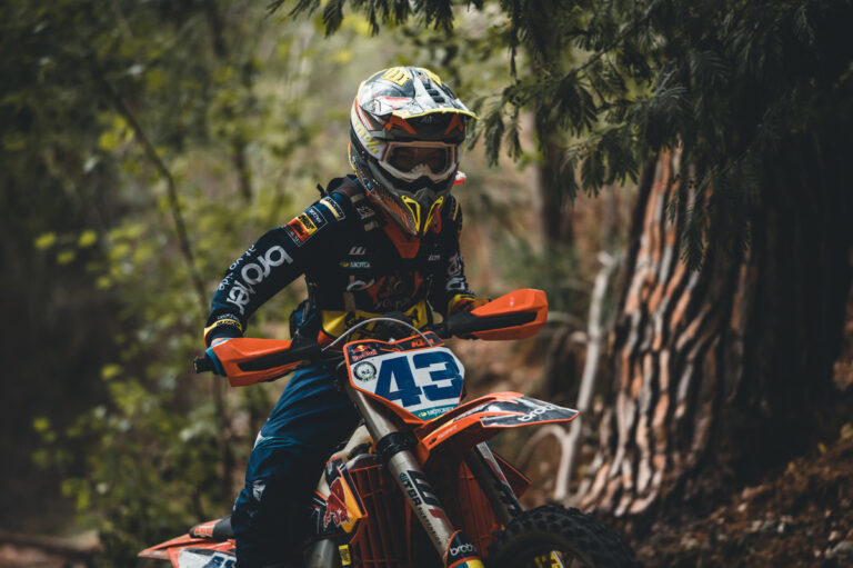 Brother Leader Tread KTM Battle It Out In Caledon