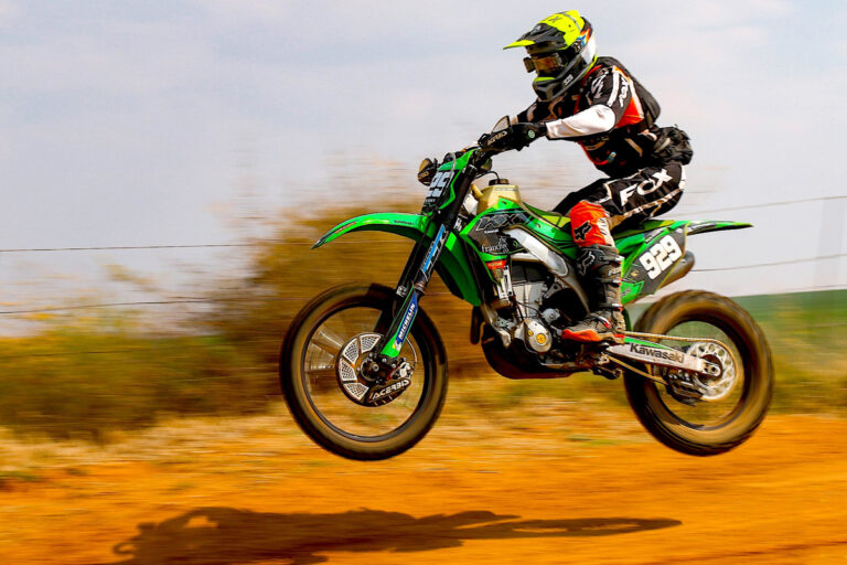 KAWASAKI DOMINATES RYSMIERBULT GXCC