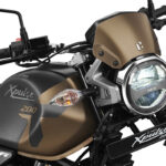 21.Xpulse 200T FI_ABWS_Grey _ MS Gold Headlight _ Visor