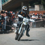 Brett Swanepoel leading the pack in Round The Houses, by ZCMC.jpg (b)