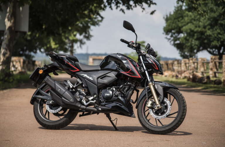 TVS Apache RTR200 – 4V. Can 200cc bikes really be this much fun?