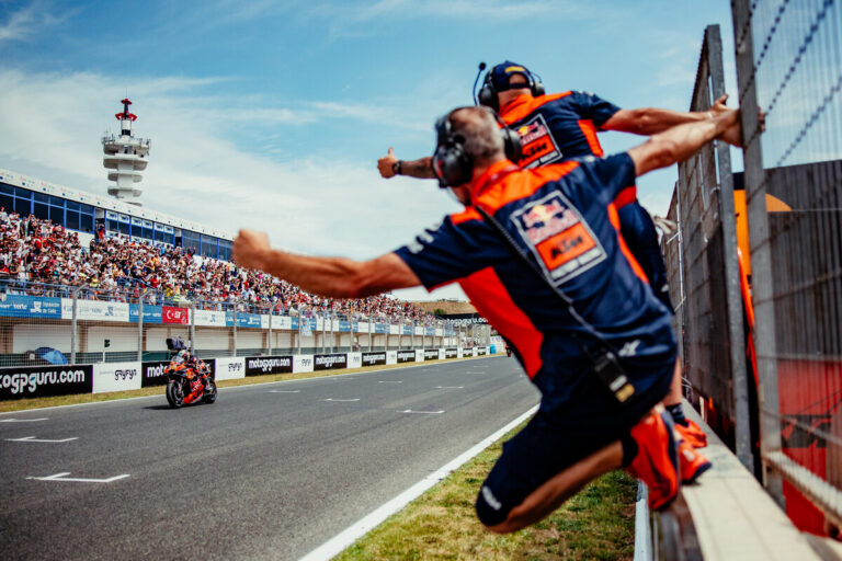 MotoGP Jerez: The Orange Masterclass!