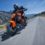 66690_1290 SUPER DUKE R Action_EU_ Global