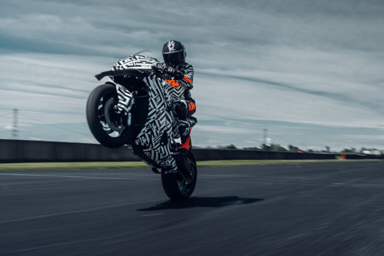 A New Era for SuperSport Motorcycles: The KTM 990 RC R