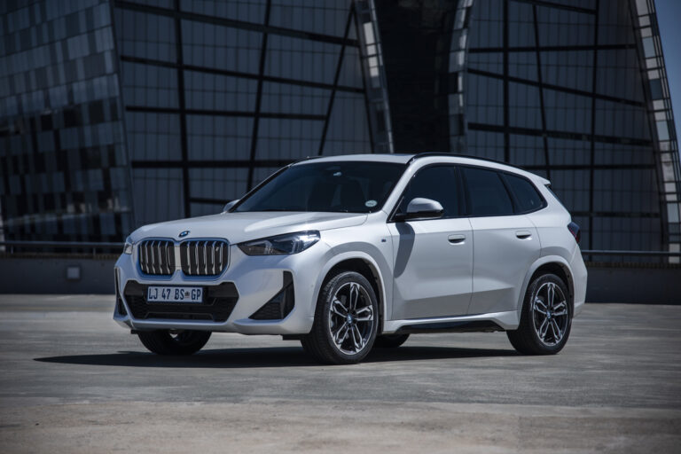 BMW iX1: Brilliant Driving Machine