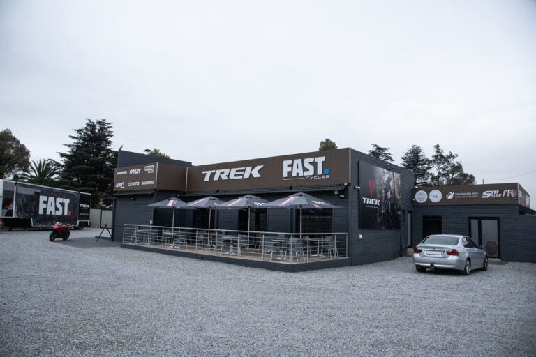 WE PAY FAST. CYCLES A VISIT