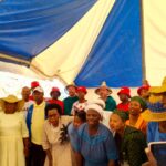 The Ts’enola community host the Motul Bike Wash Extreme Clean team and show appreciation for the water tanks donation (2)