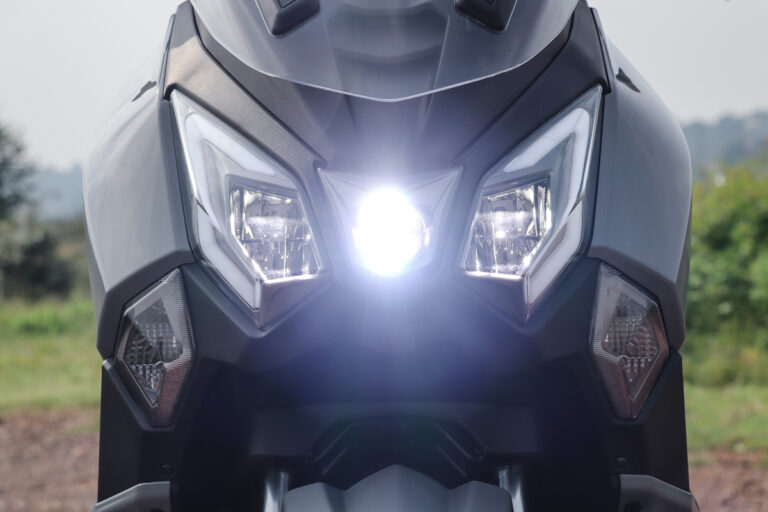 SYM JOYRIDE 300: Sauve, Smooth, Economical, and an Unparalleled Value Proposition