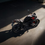 P90593378_highRes_the-new-bmw-r-1300-r