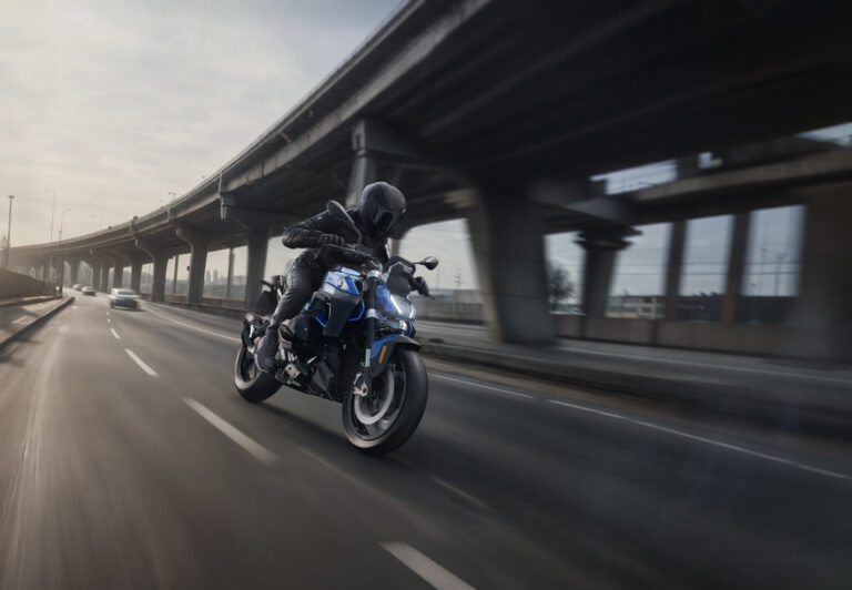 BMW R 1300 R Breaks Cover