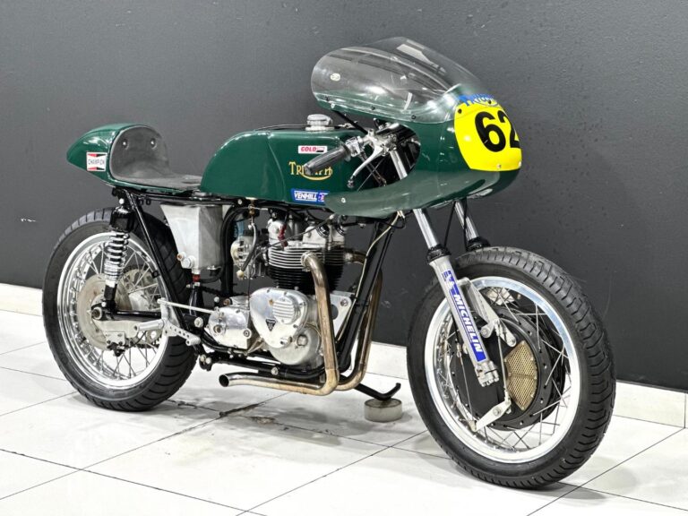 1972 Triumph Daytona 500 Classic Race bike Replica