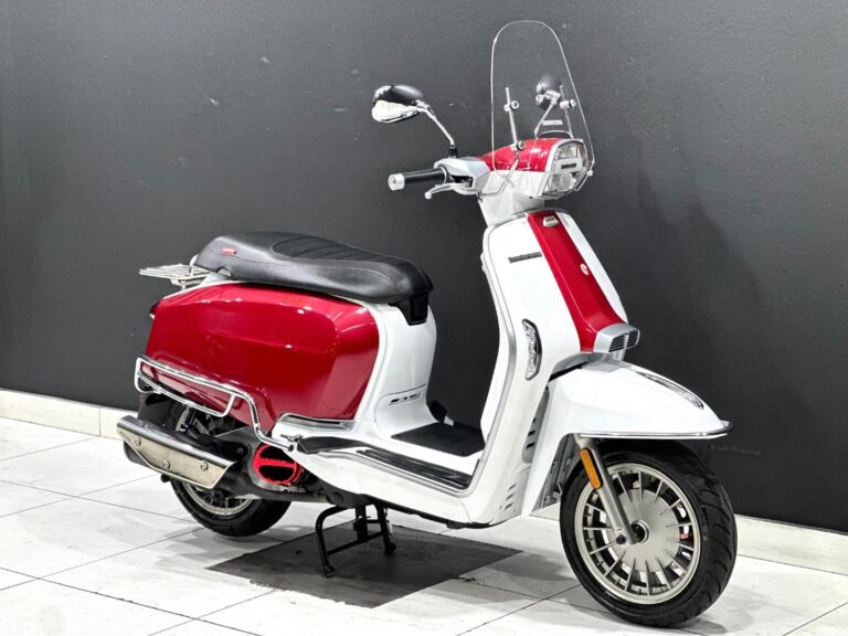 2024 Lambretta V200 Special