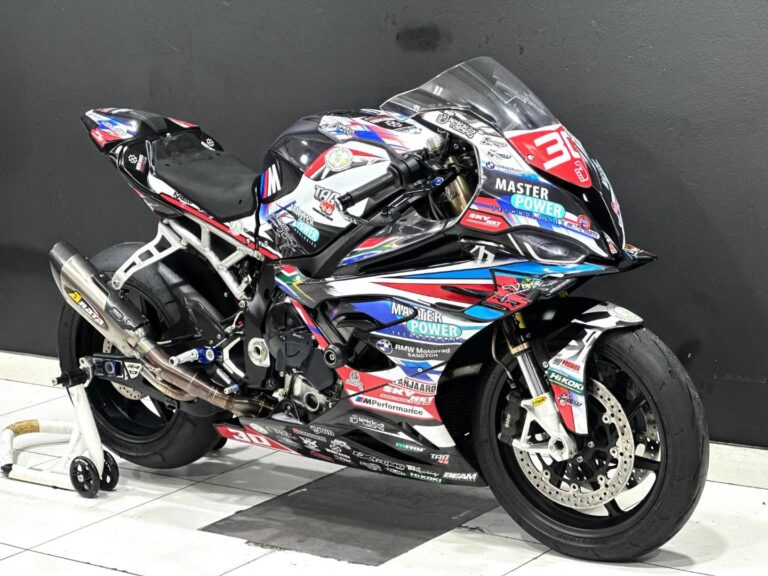 2023 BMW S1000 RR – AJ Venter Isle of Man Racebike