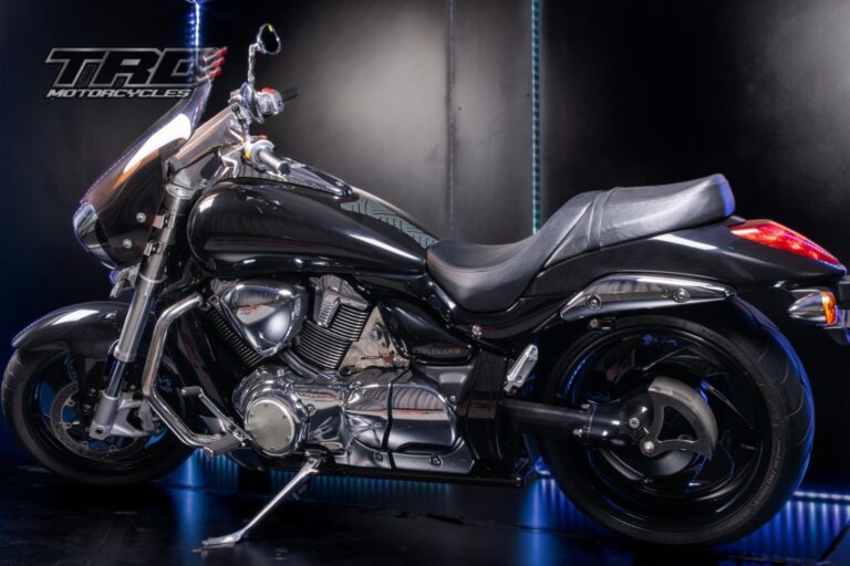 2022 Suzuki VZR 1800 BOULEVARD