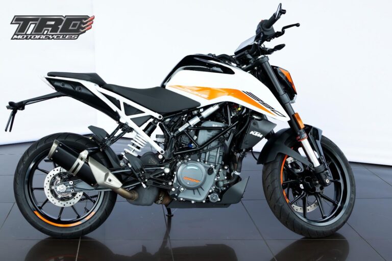 2025 KTM Duke 390