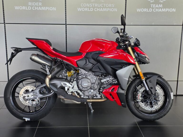 2026 Ducati STREETFIGHTER V2