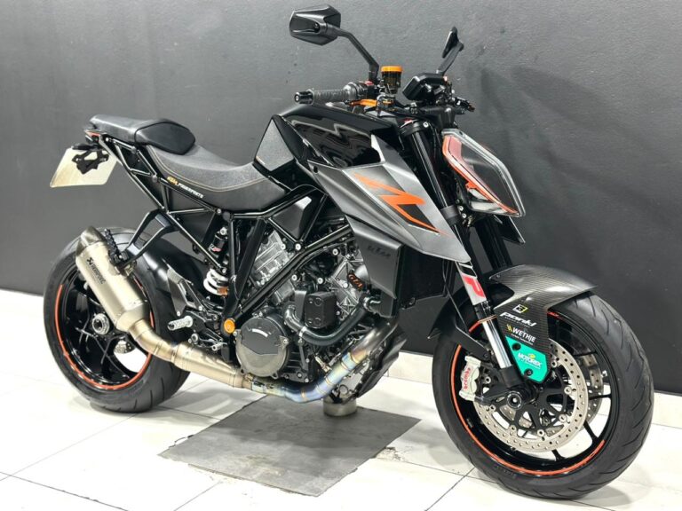 2017 KTM 1290 SUPERDUKE R