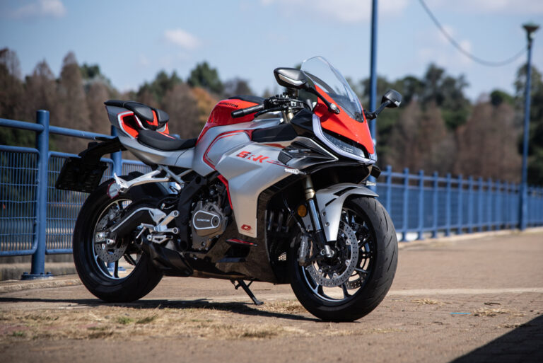 QJMOTOR SRK 450 RR: The Lost Art of the Small Supersport
