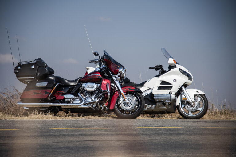 Honda Goldwing GL1800 vs Harley-Davidson Electra Glide Ultra Classic CVO