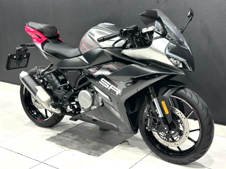 2025 CFMOTO 300 SR