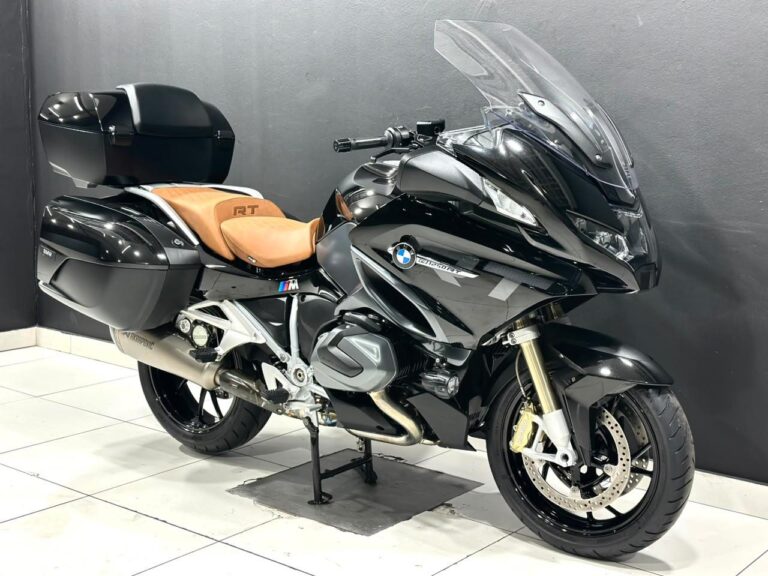 2022 BMW R1250 RT TFT Screen Triple Black