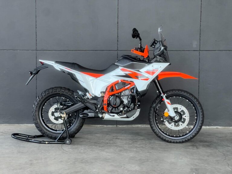 2026 KTM 390 ADVENTURE R 2025 KTM 390 ADVENTURE R
